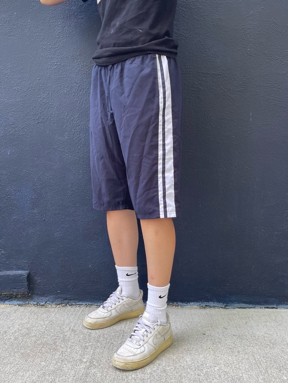 Y2k navy blue and white Nike athletic long shorts striped capris women’s large